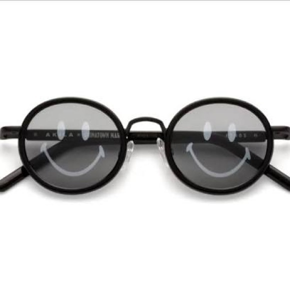 Chinatown Market x AKILA "Smiley® Ethos" - NIB Sealed - Picture 11 of 13